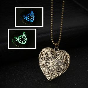 Heart-shaped strands retro hollow-out luminous can open necklace fashion DIY Photo box peach pendant necklaces