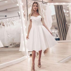2020 Mała Biała Dress Off The Ramię Dresses Wedding Suknie Tani Krótka Suknia Ślubna Kolana Satynowa Suknie Ślubne Robe de Mariage