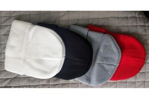 MOQ = 1 Cappelli natalizi invernali Per uomo donna sport Berretti moda Skullies Chapeu Berretti Cotton Gorros Ladies Cappello caldo in lana Berretto lavorato a maglia 6 colori Unisex