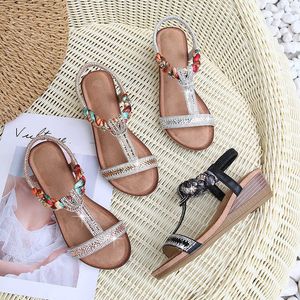 2021 Sommer Silber Plateau Sandalen Roségold Bequeme Steigung mit böhmischen High Heels Hausschuhe Designer Luxus Damenschuhe Y0721