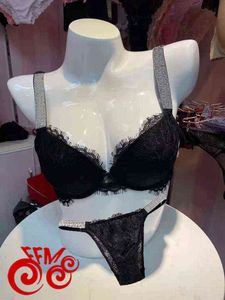 NXY SEXY SET2021 Kvinnors Underkläder Set Rhinestone Underkläder Sexig Lace Bra Kvinna Bra Panties Kvinnor 1127