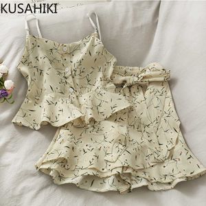 Koreanska tryck 2pieces Outfits Women Short Ruffle Knappar Sling Blouse + Bow Bandage Wide Leg Shorts Kjol Set 6F386 210603