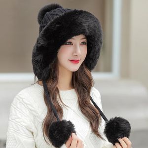 Berels HT3837 Kadınlar Kış Şapka Kalın Sıcak Polar Çizgili Rus Kulaklık Kapak Bayan Örme Üç Kürk Ponpons Skullies Kasketleri Ushanka