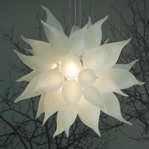 Lampada a sospensione contemporanea Lampadario in cristallo bianco satinato Illuminazione Lampadari in vetro soffiato fatto a mano per soggiorno Personalizzato 24 o 32 pollici