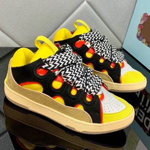 2019SS Mens Sportskor Mode Klassisk Gul Kalfskin Suede Leopard Skriv ut Optisk Vit Lila och Two-Tone Laces TPU 100% Gummi Yttersula Bekväma Sneakers