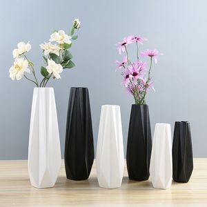 Enkel Modern Svart / Vit Keramisk Konst Vase Vardagsrum Dining Skrivbord Inspiration Rose Ideal Flower Vase Ornaments JY 210310