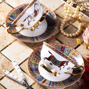 European Royal Bone China Afternoon Tea Cup Golden Vintage Coffee Cup with Saucer Creative Luxury Vaso Cafe Tableware AF50BD 210611