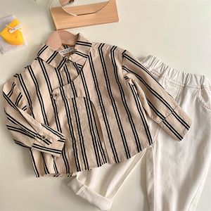 새로운 패션 한국어 세련된 소년 소녀 스트라이프 긴 소매 셔츠 봄 가을 어린이 불규칙 캐주얼 탑스 옷 210306