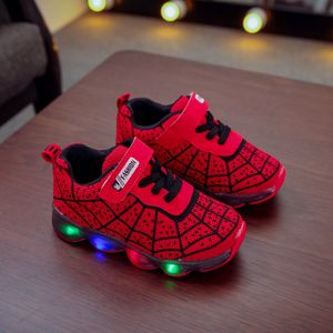 Barn Casual Skor Lysande Sneakers Mesh Spider-Boy Girl Led Light Up Skor Glödande Med Ljus Barn Sko Barn Led Sneakers 210303