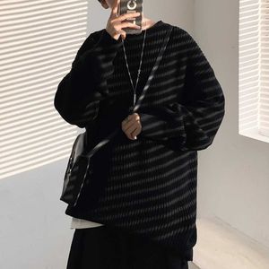 Черные свитера Мужчины Harajuku Streetwear Свитера сплошного цвета Crewneck Пуловерные свитера вязаные рубашки с длинным рукавом Мужская одежда Y0907