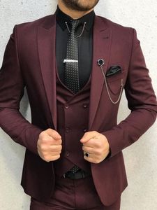 Новые Groomsmen Peak Peak Groom Tuxedos Одна кнопка Мужские костюмы свадебные / выпускные / ужин Лучший мужчина Blazer (куртка + брюки + галстук + жилет) K954