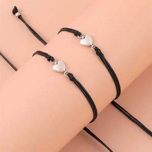 Charme pulseiras 2 pcs Aço inoxidável artesanal amor coração forma pulseira fina corda vermelha fio corda para homens mulheres casais