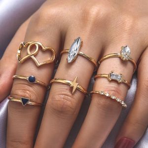 S2369 Bohemiska modesmycken Knuckle Ring Set Hollow Out Geometric Hearts Inlaid Diamond Rhinstone Stacking Rings 8pcs/Set