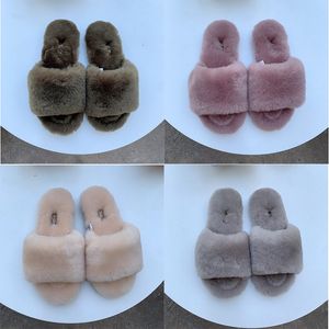 Kvinnor Sandaler Green Fur Sidlippers Thandduk Sliders Classics Warm Girl Flip Flops Fashion Luxurys Designers Loafers Furry Slides Gear Flat Bottom Slide Ladie