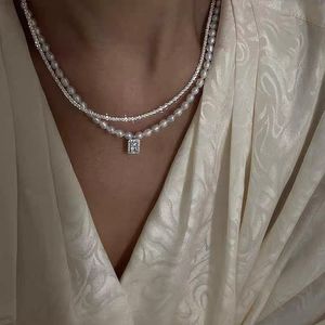 Timeonly Francuski Dwuwarstwowy Imitacja Pearl Chain Choker Naszyjnik Square Crystal Sweter Neckalce Dla Kobiet Dziewczyn Biżuteria