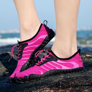 2020 Мужчины Женщины Aqua Обувь Летний Пляж Баджинг Обувь Плавание Быстрые Высыхание Резиновый Риф Нескользящий на Унисекс Унисекс Водой Обувь Y0714