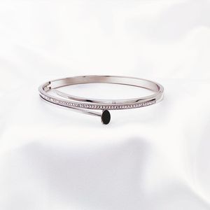 Luxus-Designer-Mehrschicht-Verschluss-Nagelarmbänder-Armband voller Diamant-Damen-Edelstahlarmband, hochwertige Schmuckversorgung XVN7