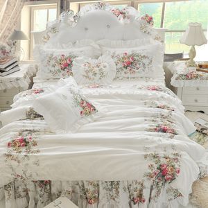 4st Korean Style Beige Princess Bedding Set Luxury Rose Printing Lace Quilt Cover Ruffles Bed Bread Bed Sheet Cotton Queen King Size 487 R2