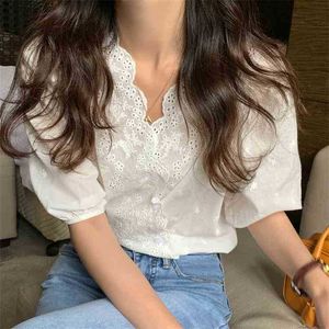 White Cotton Hollow Out V-Neck Sexy Slim Loose-Fitting OL Lady Retro Casual Shirts Sweet Girls Tops Blouses 210525