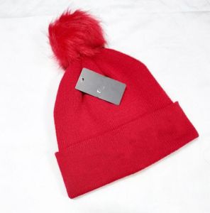 Wholesale beanie новые зимние крышки вязаные шляпы хип-хоп мужчины гору капота женские шапочки меховые помпоны теплые череп шапка Snapback s7583