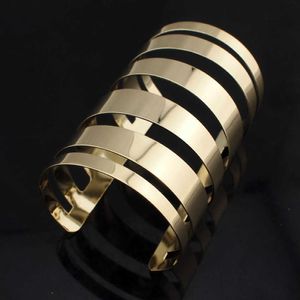 Ukmoc Fashion Gold Color & Silver Color Opened Cuff Bangles for Women Hollow Out Design Bracelets Charm Jewelry Accessories Q0719