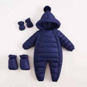 Winter Warm Född 6m 9m 12m 18mtoddler Spädbarn Jumpsuit Plus Velvet Cartoon Baby Boys Girls Rompers med skor Handskar 210701