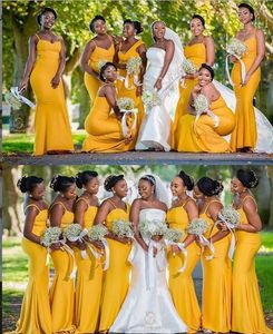 2021 Mermaid Yellow Bridesmaid Dresses African Summer Garden Countryside Spaghetti Straps Bröllopsfest Maid of Honor Gowns Plus Size Custom Made Elastic Satin