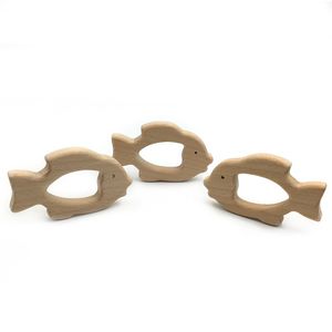 10pcs Wooden Fish shape Teethers Nature Baby Teething Toy Organic Wood Teething Holder Nursing Baby Teether Soothers 5307 Q2