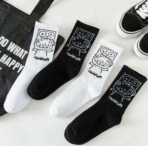 Fashion New Men Socks Japanese Cotton Cartoon Pattern Hip Hop Style Breathable Mid Tube Socks Skateboard Socks Soft Long Sock for Men gaiers