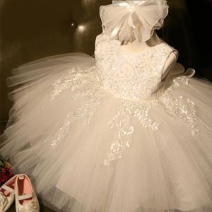 white Lovely Flower Girls Dresses For Weddings Princess Jewel Long Sleeves Lace Appliques Big Bow Sweep Train Little Kids Holy Pageant Dress