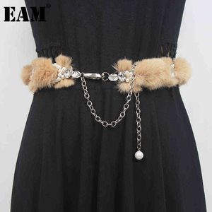 [EAM] Fur Spliced ​​Soft Warm Metal Chain Long Belt Personlighet Kvinnor Ny Mode Tide All-Match Vår Höst 2022 1DE5960 AA220312