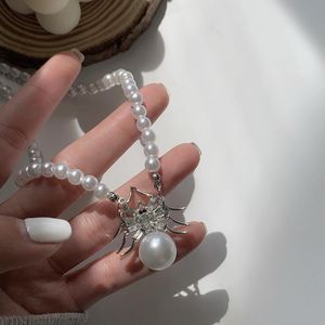 Hanger Kettingen VSNow Koreaanse Hyperbole Oversize Spider Pearl Ketting voor Vrouwen Verklaring Beaded Party Sieraden Accessoires