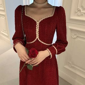 Francuski Czerwony Z Długim Rękaw Fariy Dress Vintage Frezowanie Kobiet Design Midi Winter Lady Wedding Party Odzież 210604