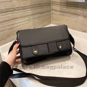 Luxurys Designers Bags Men Genuine Leather 28CM Wallet Pocket Shoulder Crossbody Package Clutch Handbags Stock 3A Classic Brand messenger bag