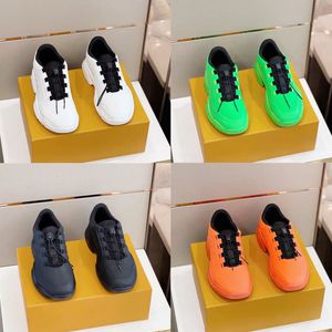 2021 Luksusowy projektant Mężczyźni Przypadkowi Buty Najwyższej Jakości Pure Color Leather Lace Up Oddychająca Platform Sneakers Moda Odkryty Wypoczynek Wspinaczka Trenerzy Sportowy