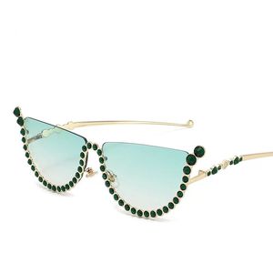 Wunderschöne, mit Diamanten besetzte Sonnenbrille Cat Eye Fashion Halbrahmen-Damen-Trendsonnenbrille im Großhandel