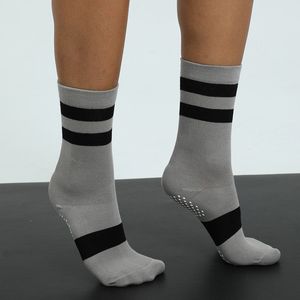 Tjockna varma män kvinnor höga långa strumpor plysch solid rum yogo sock kvinna kvinnlig elastisk golv sockings slipper för gym