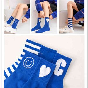 Neue blaue Socken für Kinder, mittlere Socken, königliche Strümpfe, Basketball, trendige Kleidung, 60 % Rabatt