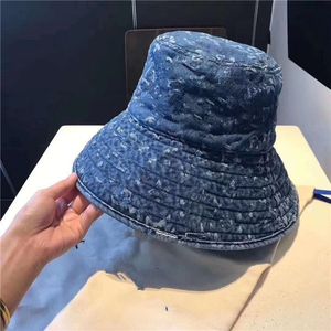 2021 Casual Boutique Haute Couture Couture Caps Sunscreen Caps Via Blue and Black Caps Cloches Acessórios High-end