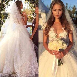 Wesoły Wspaniałe sukienki plażowe suknia ślubna z D Tiul z kwiatową aplikacją koronkowe koronkowe rękawy Krótkie czapki Sieć