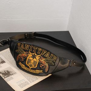 Fabrik Großhandel Mann Tasche Persönlichkeit Medaille Gürteltasche Sport Freizeit Leder Männer Fahrrad Handtasche Typ wesentliche kleine Biene bestickt schräge Umhängetasche