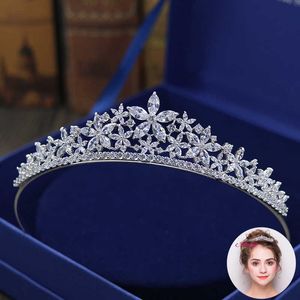 Kobiety Bride Prezent Accessoire Wykwintne Kwiat Ślub Korona Biały Złoty Kolor Tiaras i Korony Biżuteria Włosów Cheveux Mariage X0625