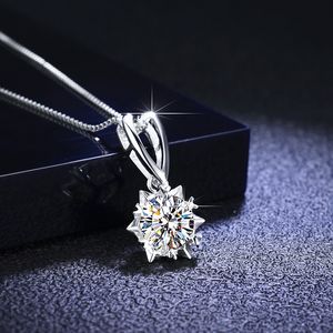 925 Sterling Silver Chain Serce Wisiorek Round D Kolor 1CT Gra Moissanite Diamond Naszyjnik dla Kobiet Prezent Fine Jewelry