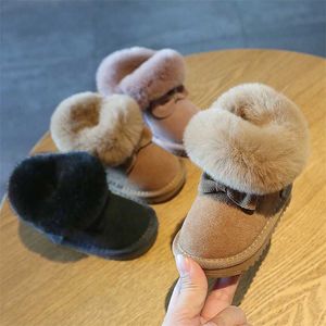 Claladoudou 11.5-15.5 CMブランドの暖かい豪華な赤ちゃんの雪のブーツ本革かわいい蝶パーティーウィンターシューズ幼児211022