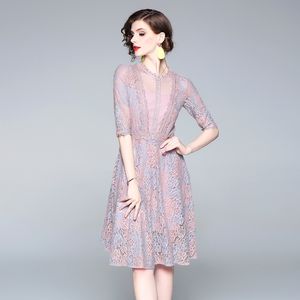 Lato Nowa dwukolorowa koronkowa Seksowna siatka średniej długości Sukienki w kształcie europejskiej i amerykańskiej słynnej sukienki 210309
