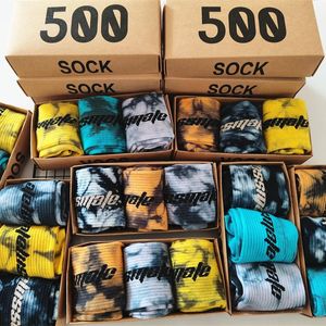 Mäns strumpor Fashion Tie-Dye Calabasas Personlighet Färgglada Match Tidal Youth Hip Hop 3 Pairs / Box Present