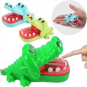 Party Favor Funny Parent-child Interaction Tricky Gags Joke Game Toy Classic Crocodile Biting Hand Alligator Keychain Toys For Favors