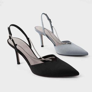 2022 Весна Новая Женская Блестящая цепь остроконечных на высоких каблуках с черными универсальными модами сандалии