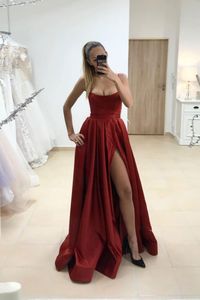 Mörk Röd Kvällsklänningar Spaghetti Strapes Sexig Side Slit Stain Modest Dress 2021 Simple Long Prom-kappor Formella Klänningar Vestidos de Festa