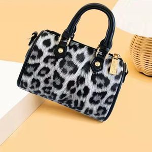 Rosa Sugao Kvinnor Tote Bag Axel Crossbody Väskor Handväskor Lyxig Högkvalitativ PVC Leopard Purse Mode Designer Shopping Kudde Bag HBP